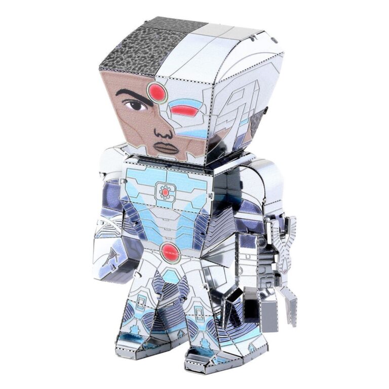 דגם הרכבה לג'נד סייבורג LEGENDS CYBORG הדגם הבנוי, חברת Metal Earth